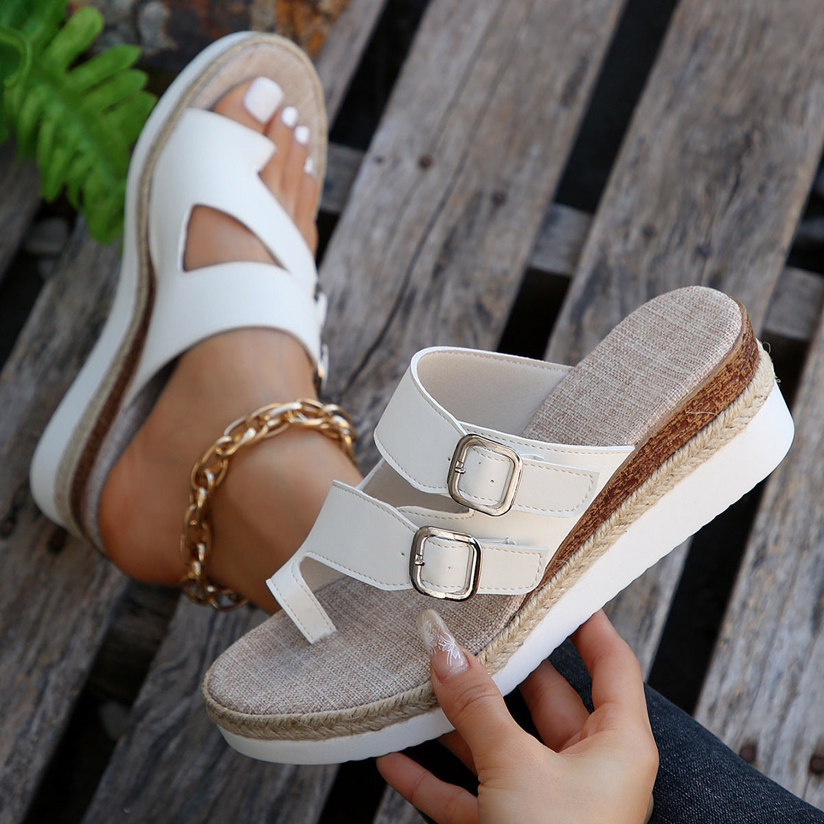 Slipper Sandals for women fashionable for outdoor wear vacation beach comfortable and cool
