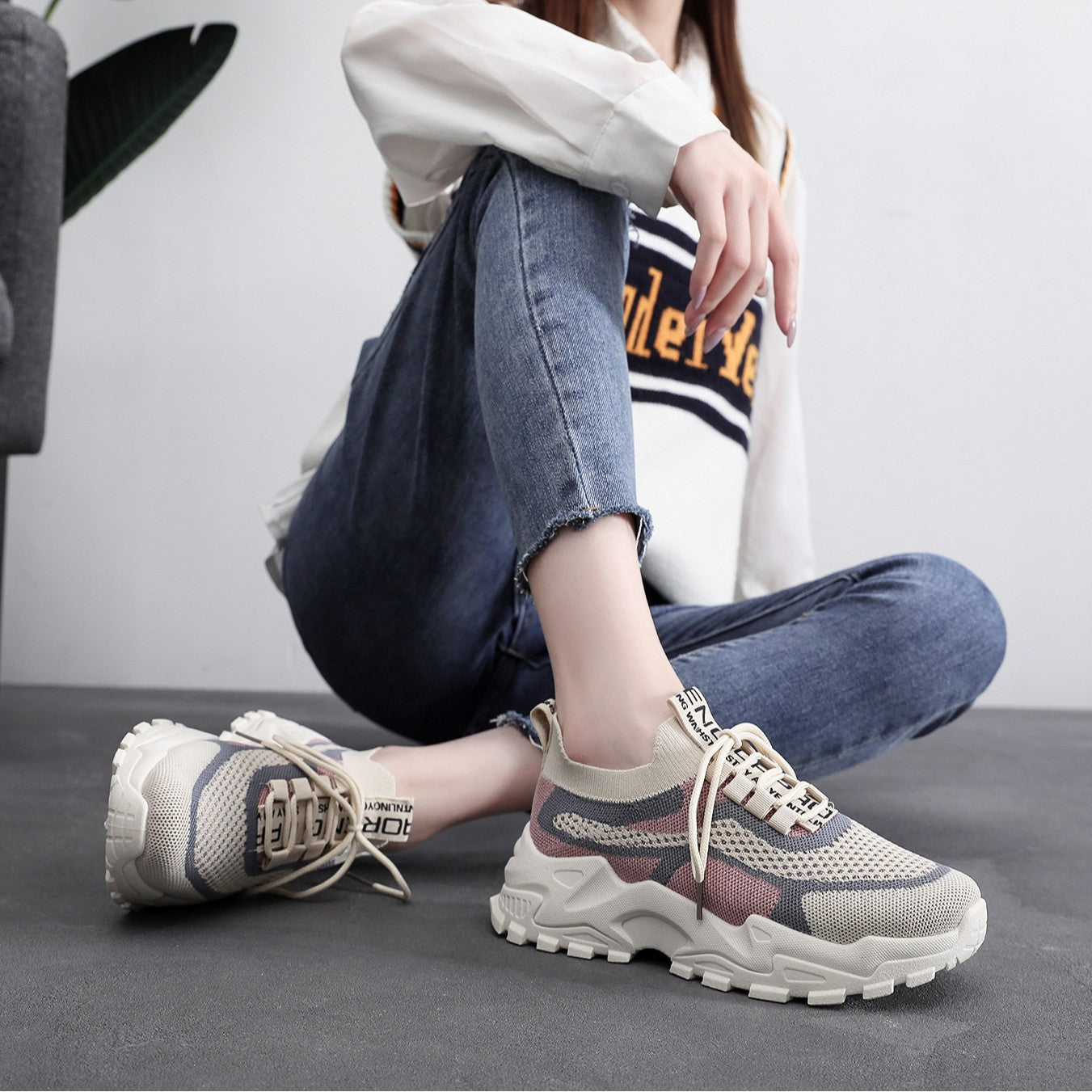 Flyknit shoes breathable and comfortable thick soled women's sports shoes