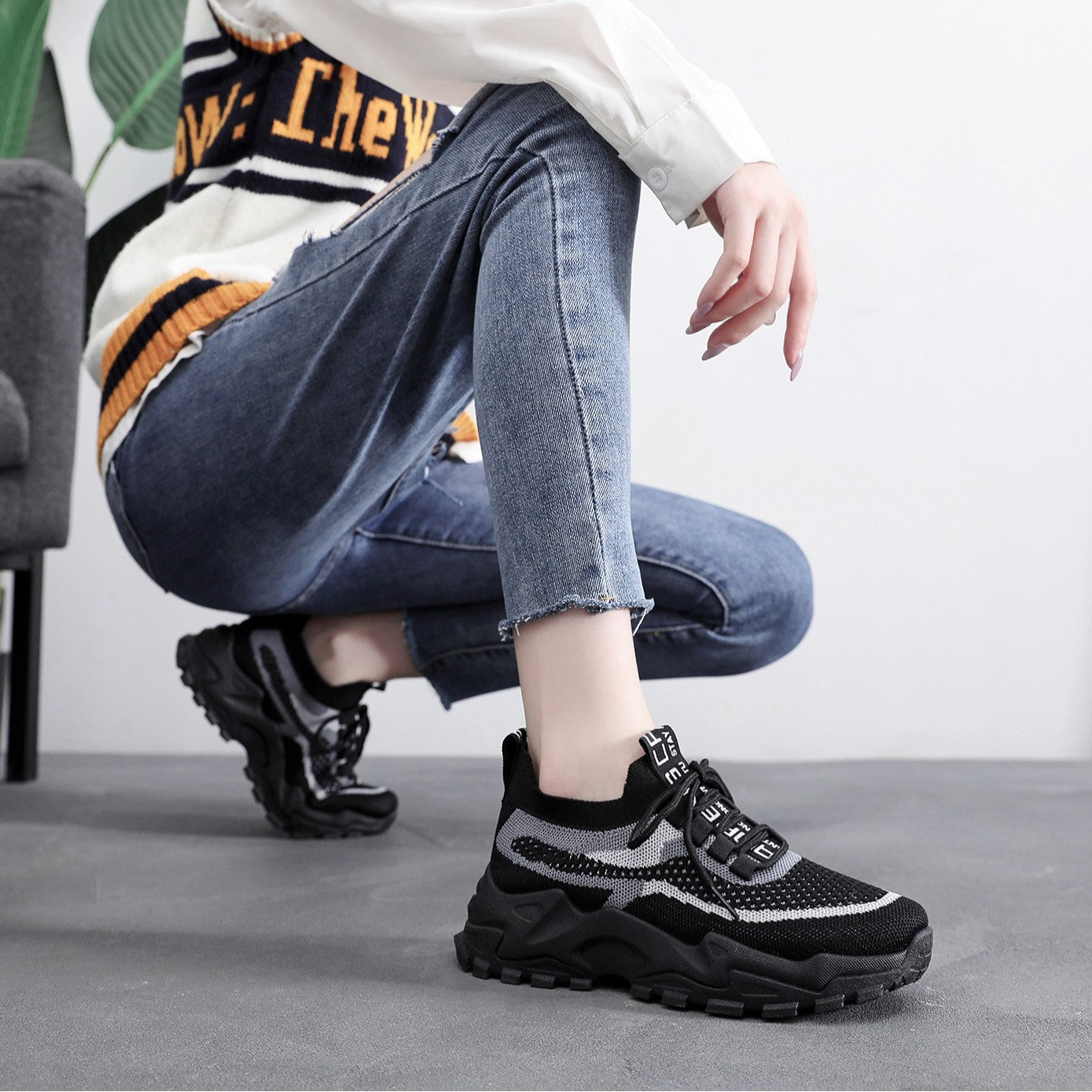 Flyknit shoes breathable and comfortable thick soled women's sports shoes