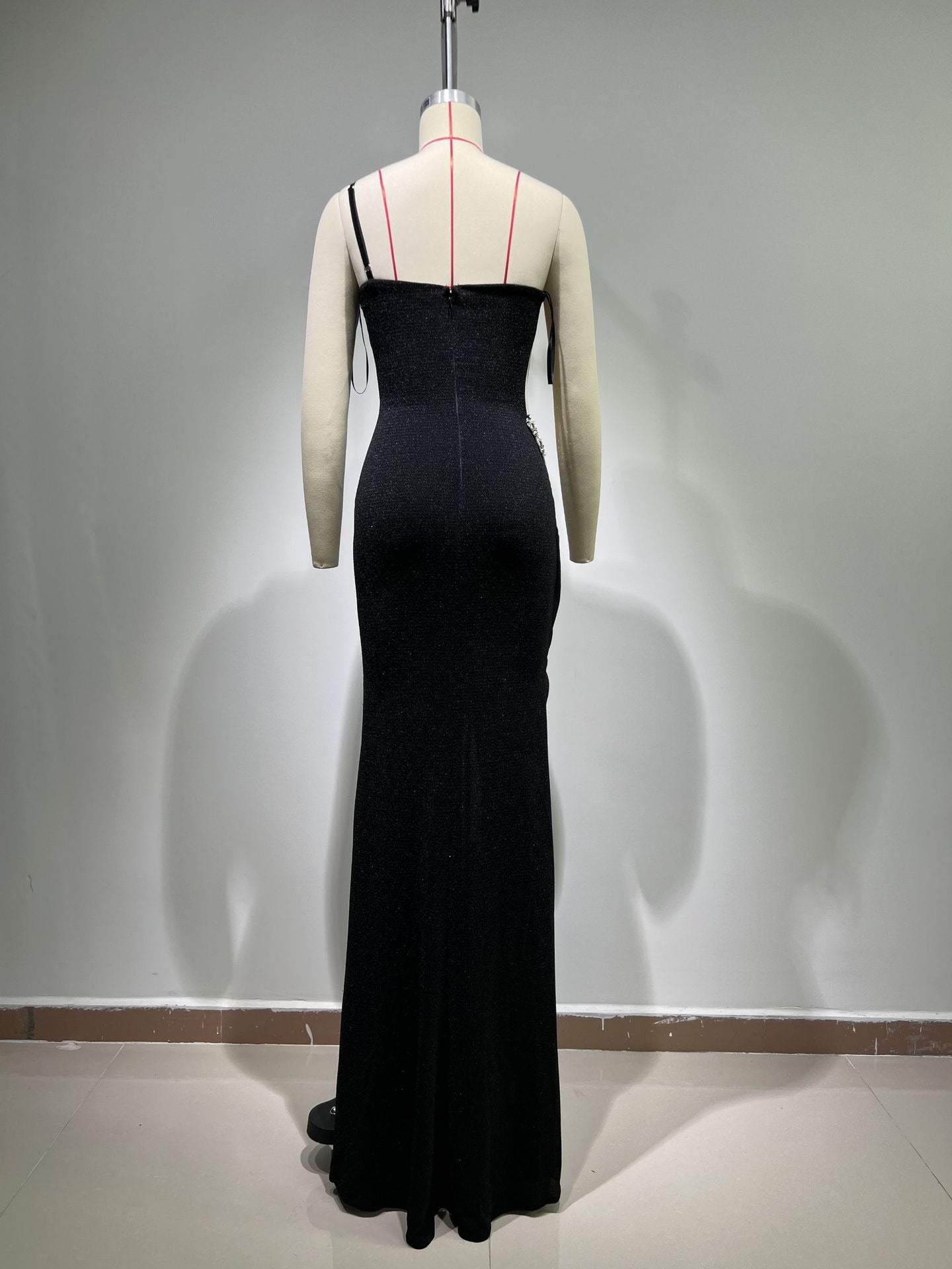 Long dress with sparkling rhinestones, tube top, sexy and elegant slit,