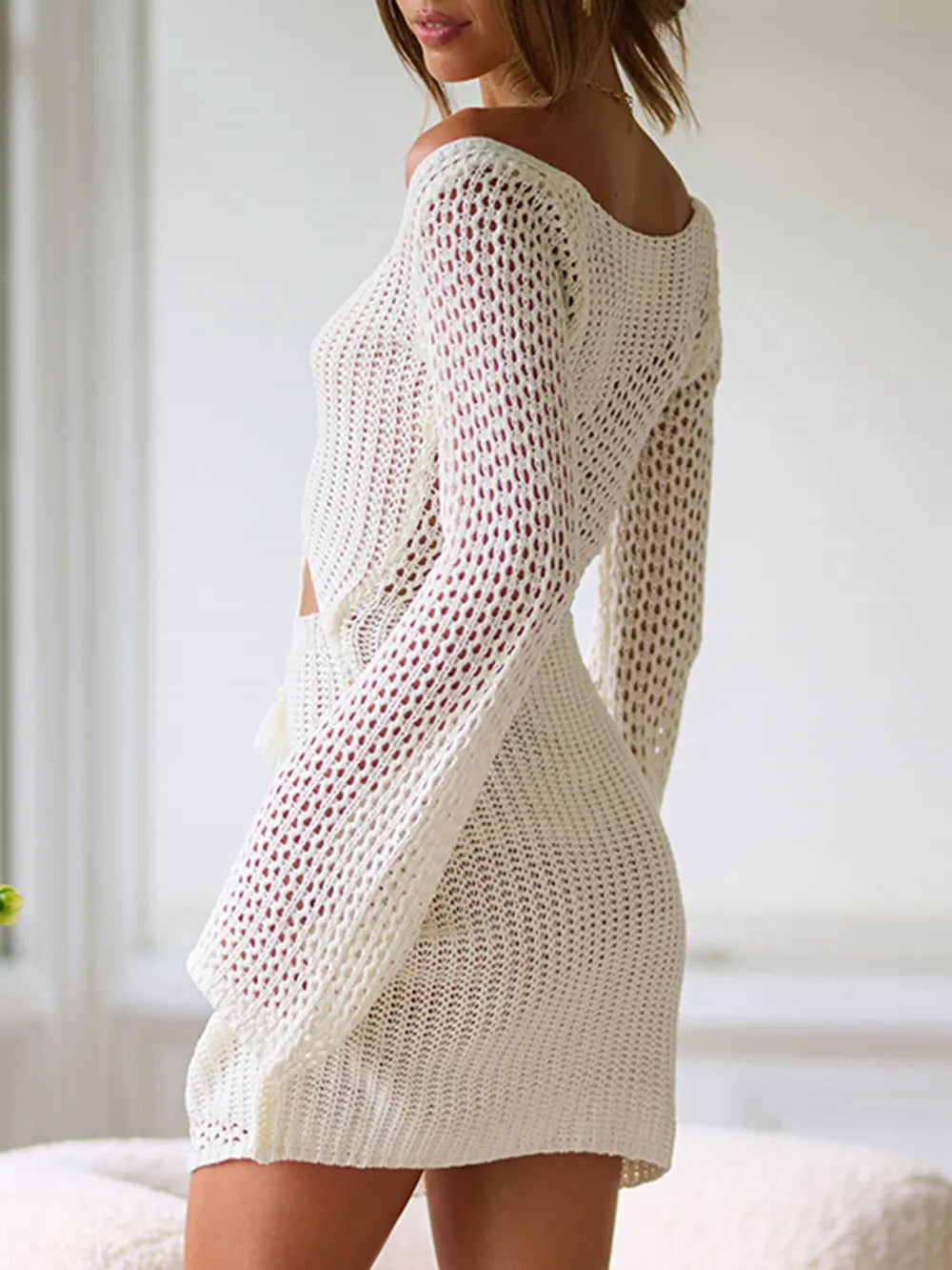 Knitted hollow out sexy exposed navel shoulder wrapped chest long sleeved slim fit beach skirt for women